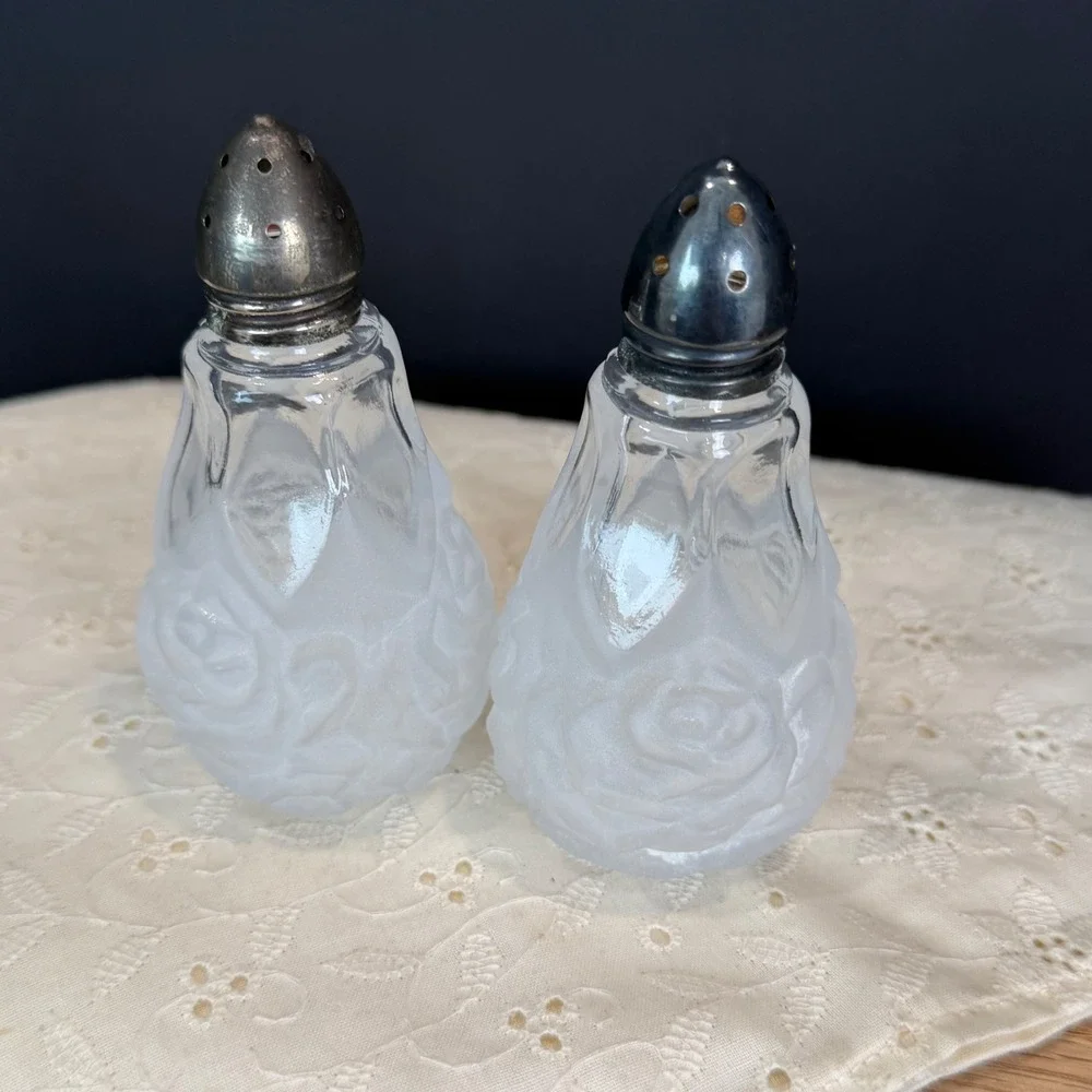 William Adams Frosted Rose Lead Crystal Salt & Pepper Shakers Vintage Glass Set‎